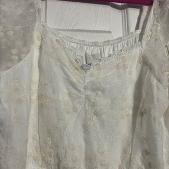 Elegant Cream Maxi Dress - Picture 9 of 15